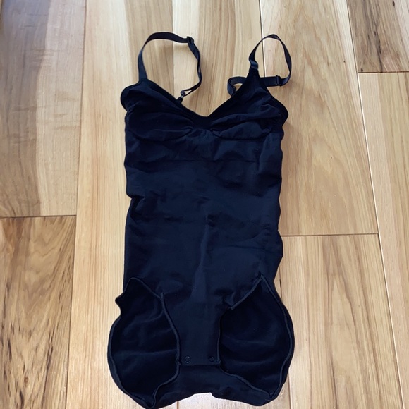 SKIMS SCULPTING BODYSUIT W. SNAPS - Picture 4 of 6